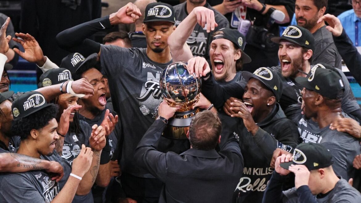 San Antonio Spurs win the West, beating Oklahoma City Thunder to head to NBA Finals : NPR