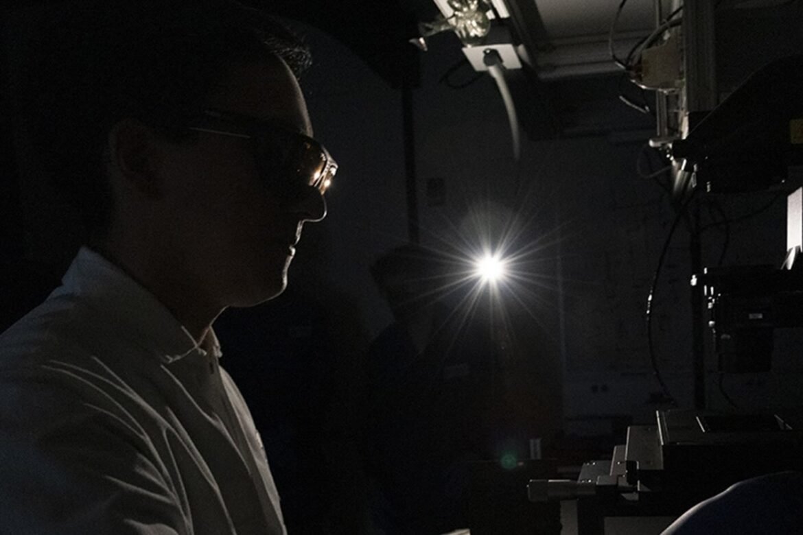Single-molecule tracker illuminates workings of cancer-related proteins | MIT News