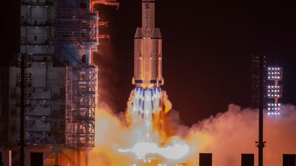 Successful Launch Spurs China Toward Crucial First For Moon Landing : ScienceAlert