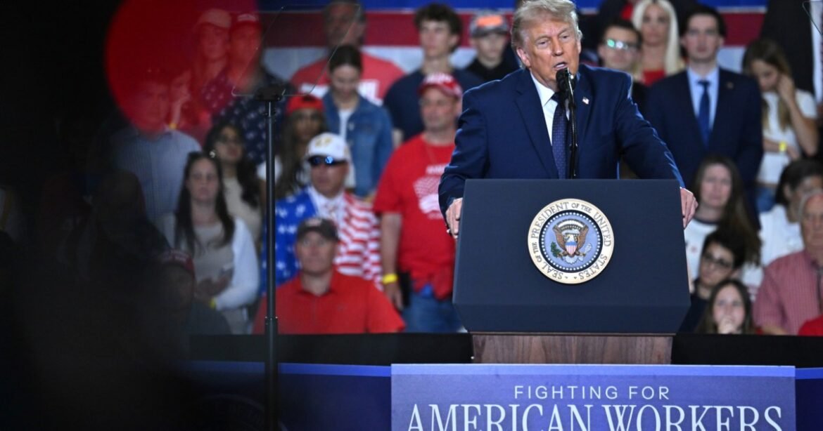 Trump’s Top Economic Adviser Doesn’t Seem to Get That People Are Struggling – Mother Jones