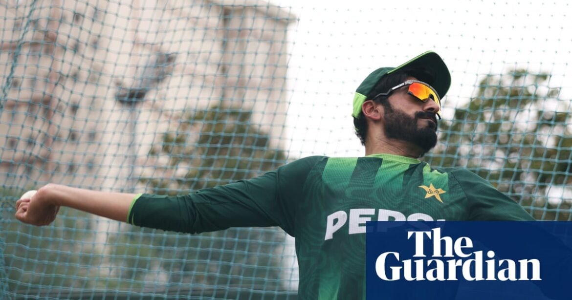 Two elbows in one arm: Usman Tariq on journey from car-parts firm to T20 Blast | Twenty20