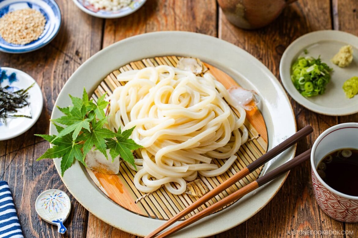 Zaru Udon (Cold Udon with Dipping Sauce) ざるうどん • Just One Cookbook