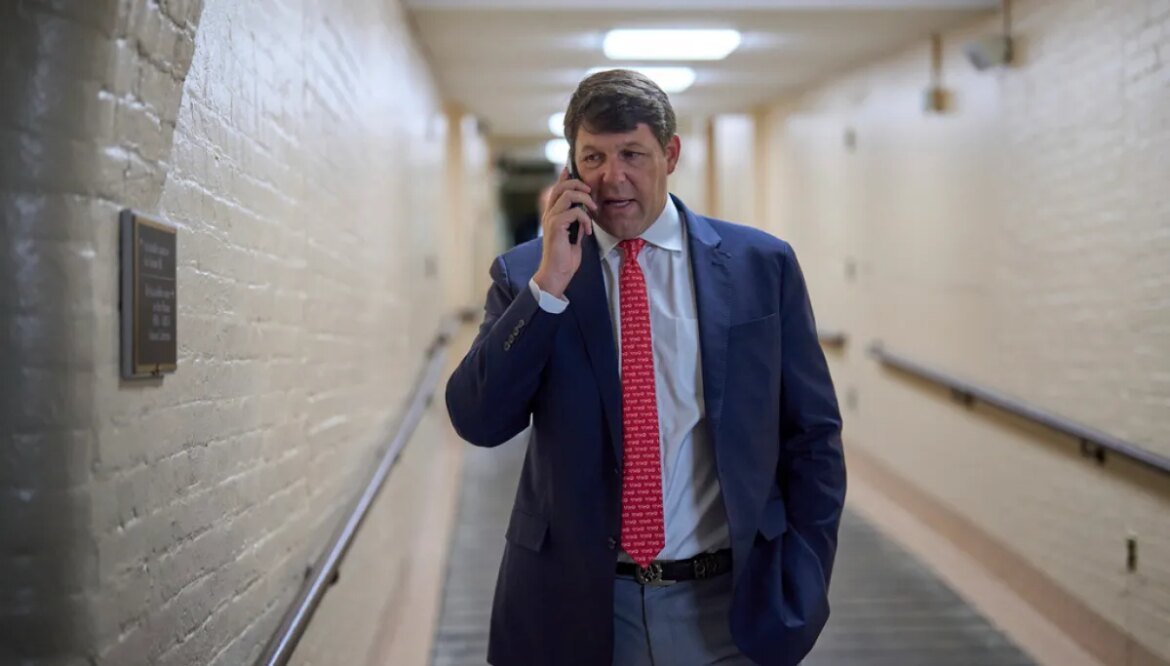 Clock ticks as House tries to push through third party-line budget bill