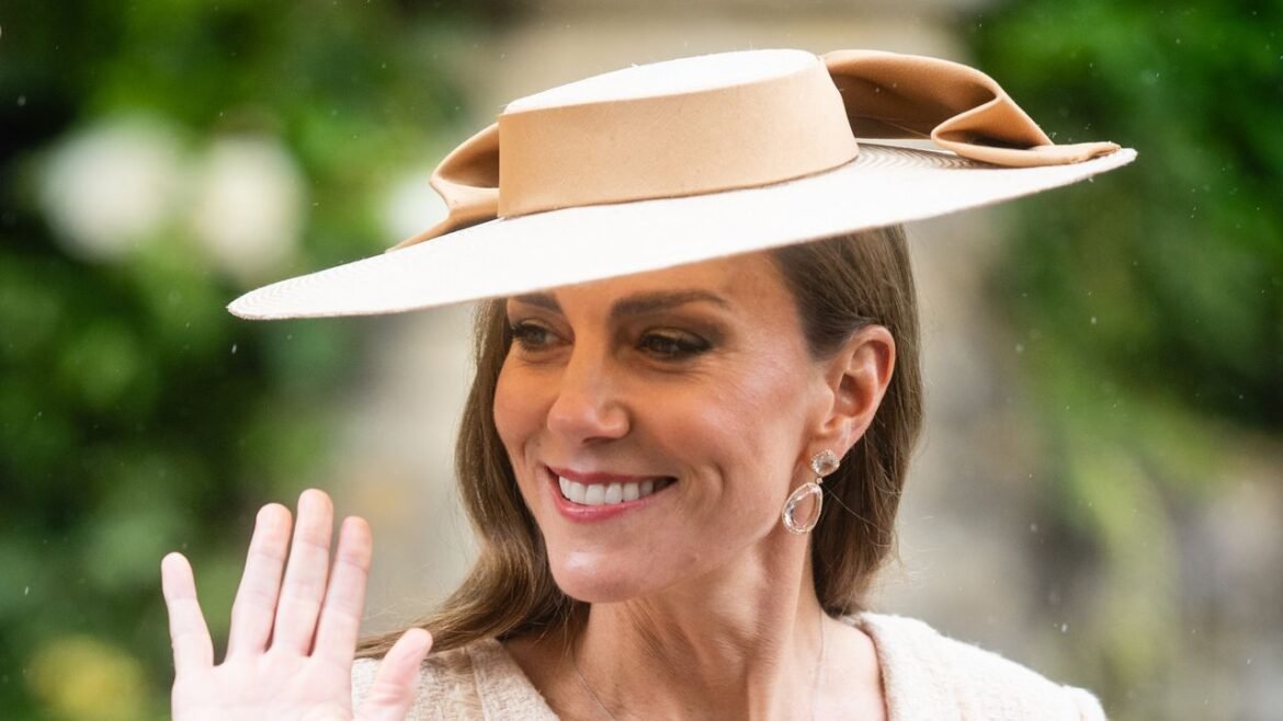 Every Guest at the Peter Phillips and Harriet Sperling Wedding