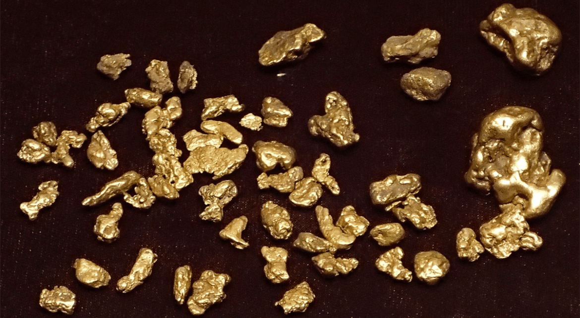 Gold Set for Third Weekly Loss as Fed Rate Outlook Supports Dollar
