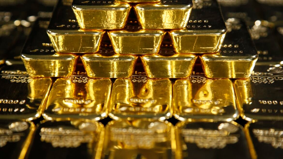 Gold and silver fall on rate-hike fears