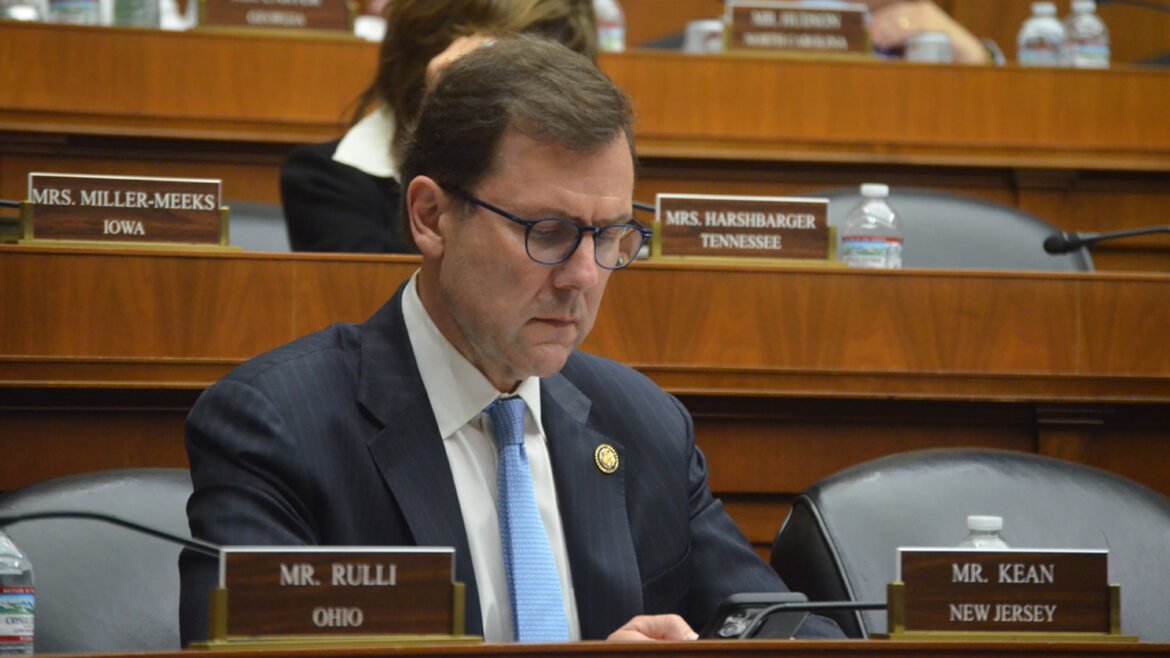 Incumbents, including absent Kean, cruise to midterm elections