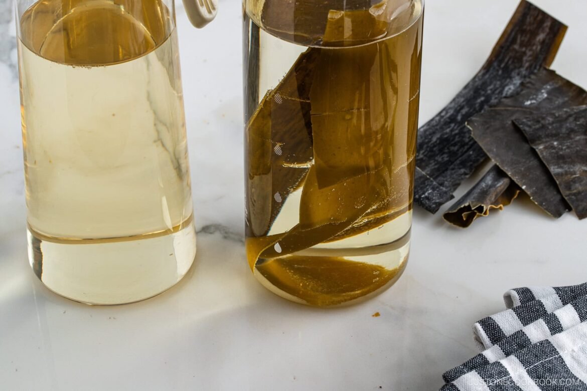 Kombu Dashi (Video) 昆布だし • Just One Cookbook