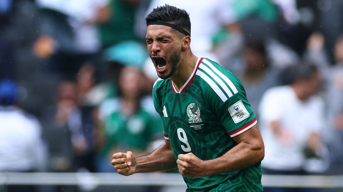 Mexico beat 10-man South Africa in their World Cup opener