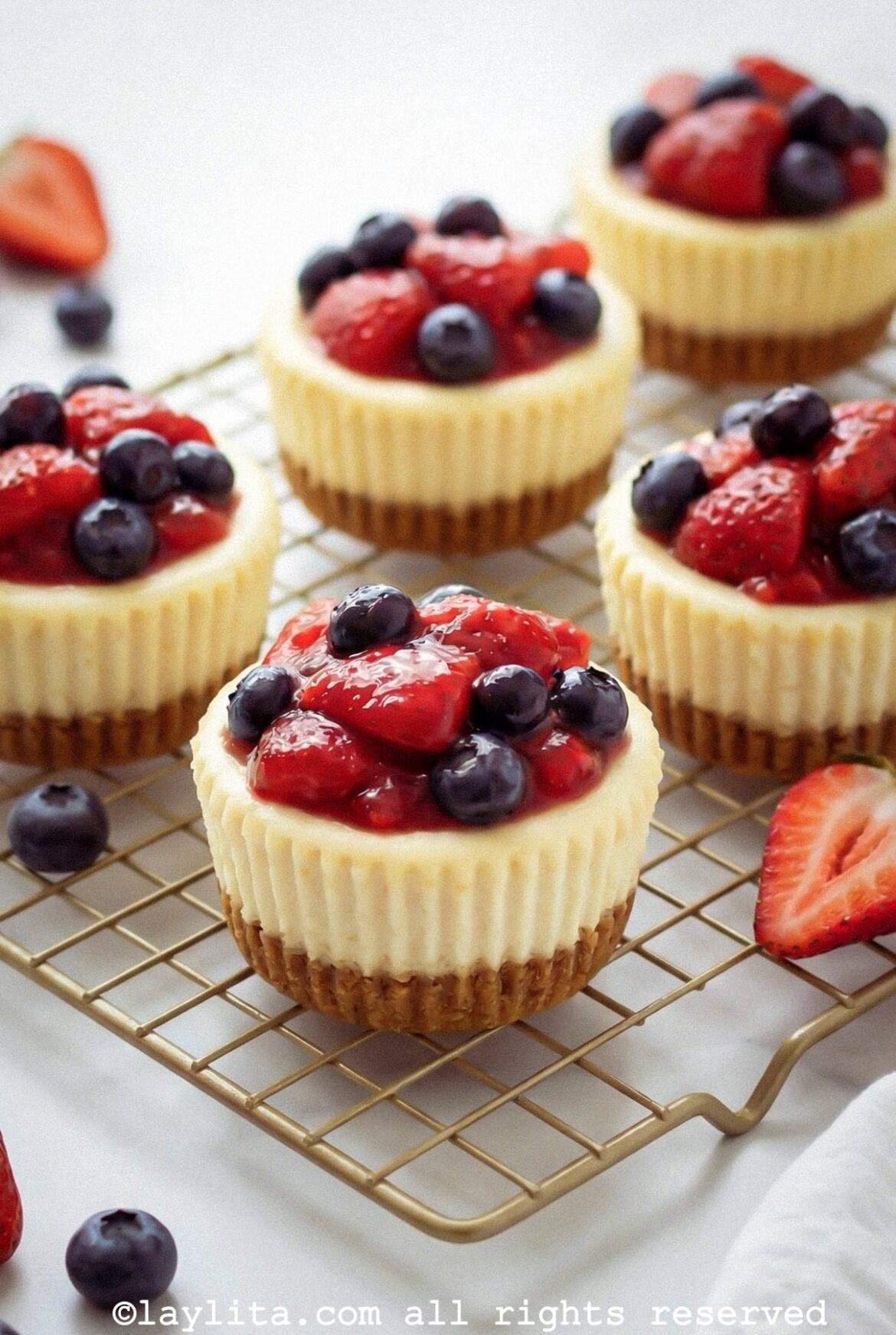 Mini Cheesecakes with Berries – Laylita's Recipes