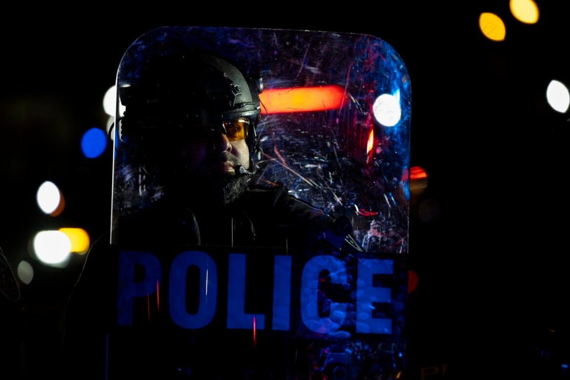 Newark memo sparks dispute over response to 911 calls outside migrant jail • New Jersey Monitor
