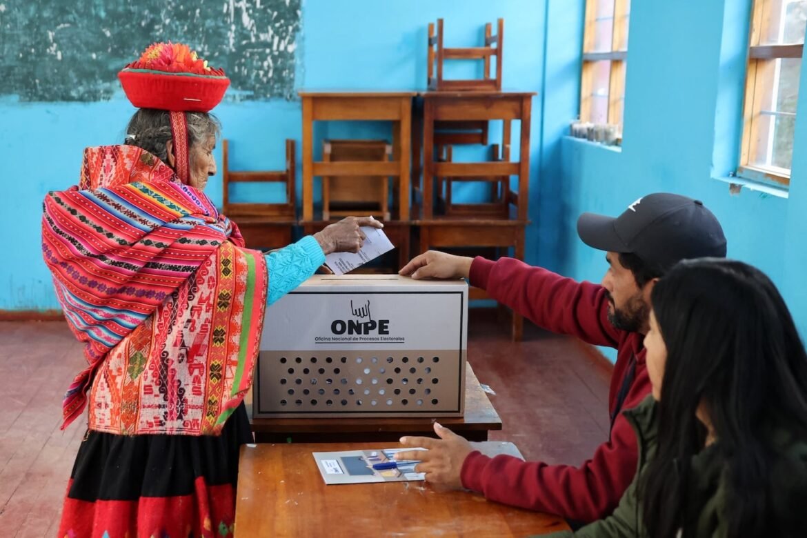 Peru Awaits Election Results in Fujimori-Sánchez Presidential Runoff