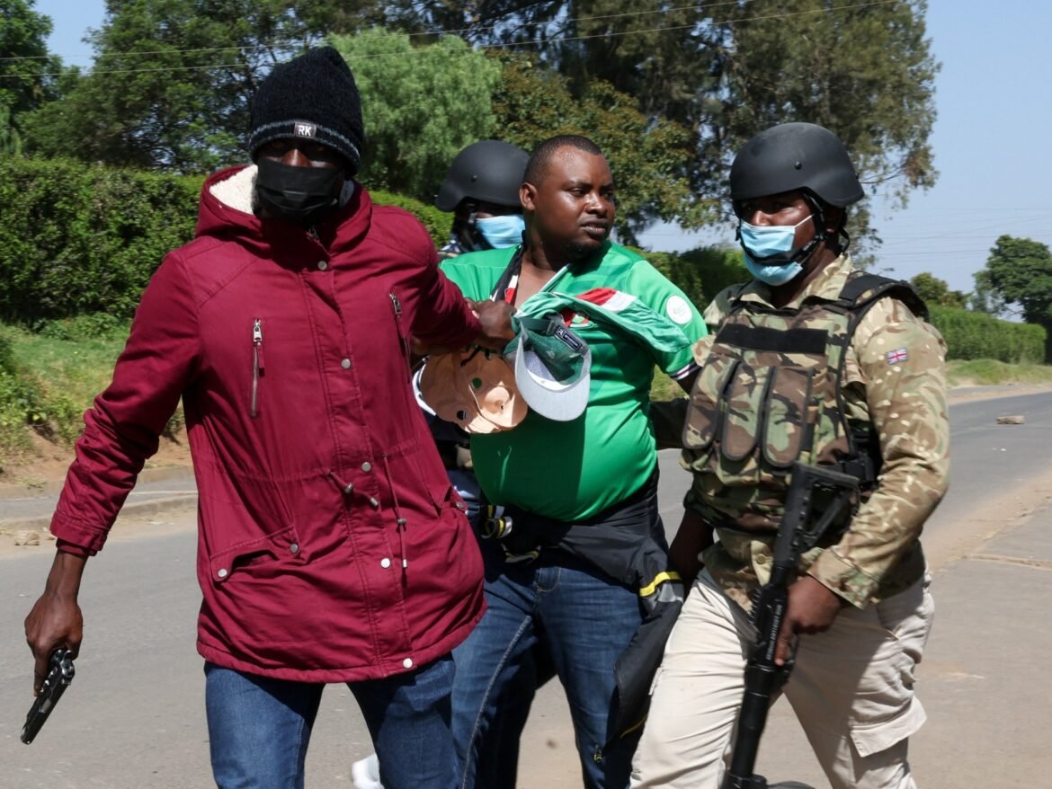 Protests erupt in Kenya over US Ebola quarantine centre in Nanyuki | Ebola News