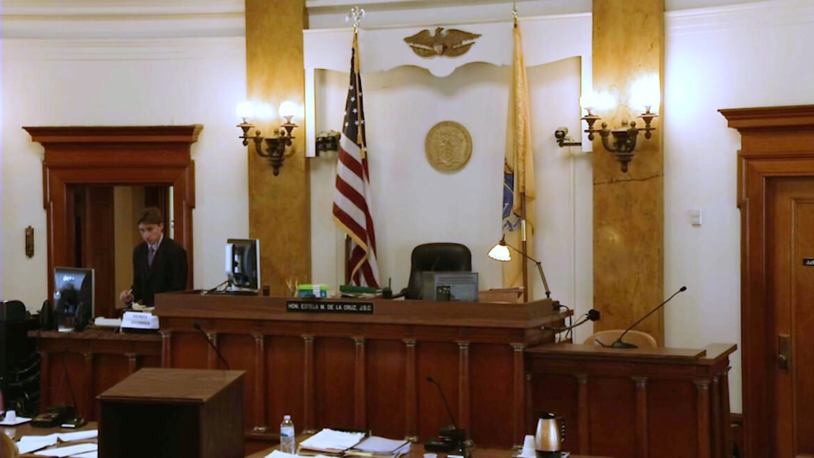 Remove judge who threatened to deport truant teens, panel says