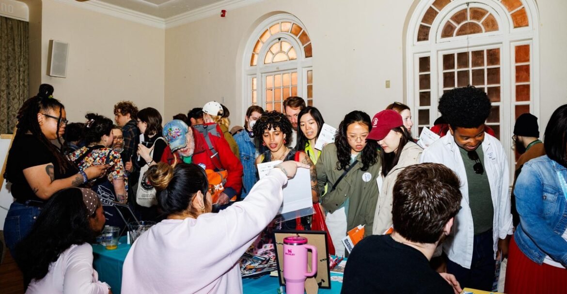 Run clubs, book clubs, knitting groups: Where hobby organizations are recruiting new members