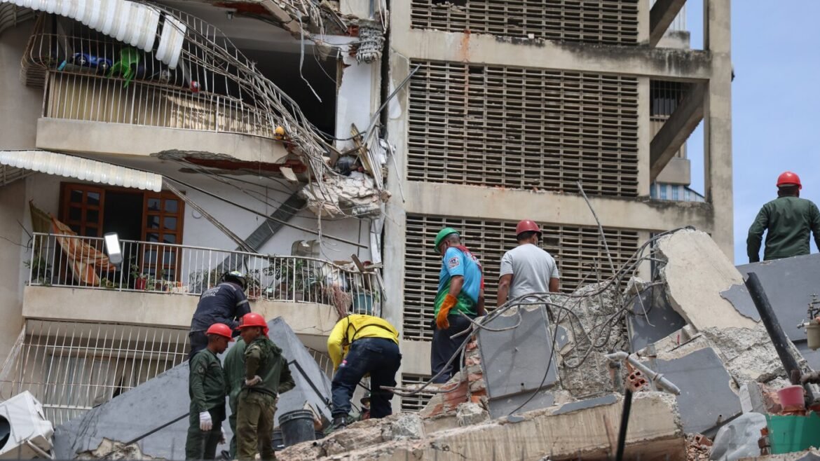 Scientists say Venezuelan earthquake sequence may have involved two separate faults : NPR