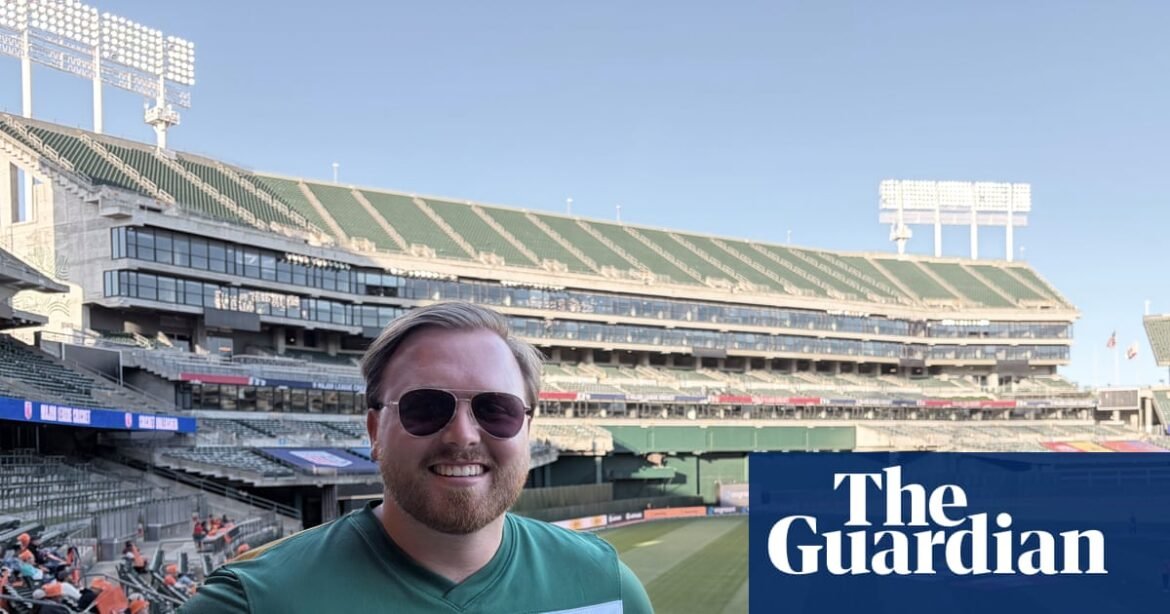 Socceroos fans swap football for cricket as Australian players descend on Oakland | World Cup 2026
