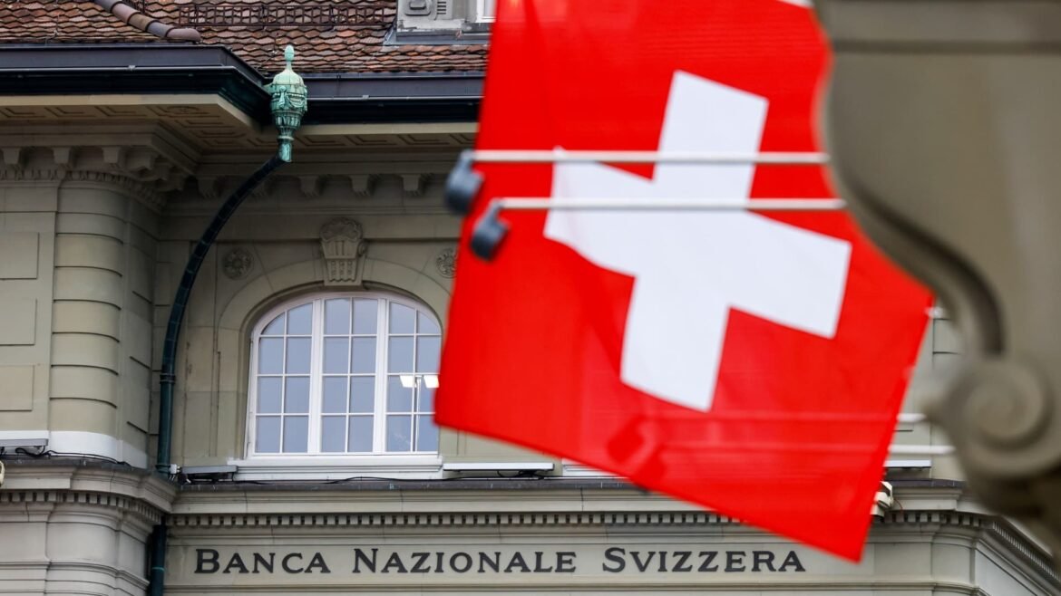 Swiss central bank remains alert to upward currency pressure