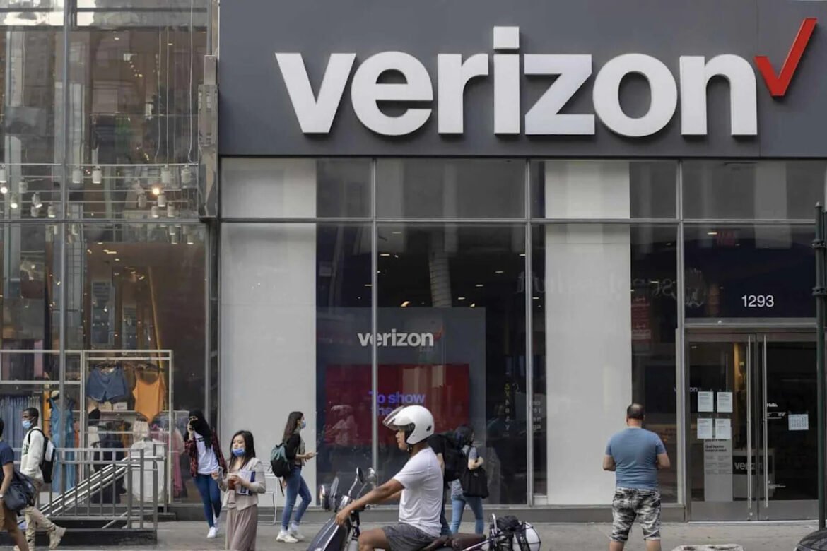 Verizon Is Trying to Rebuild Itself from the Inside Out. It Still Pays a 6.2% Dividend Too.