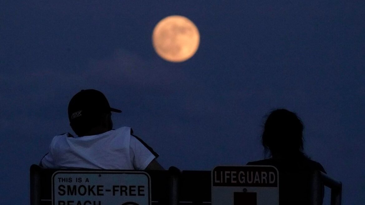 Watch The ‘Strawberry Moon’ Rise Tonight — Exact Times Where You Live