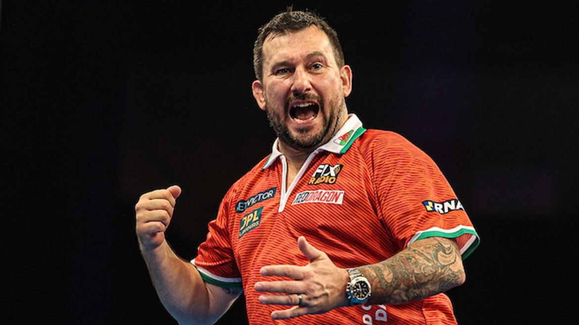 Jonny Clayton leads Wales' quest for a third World Cup of Darts title - PDC