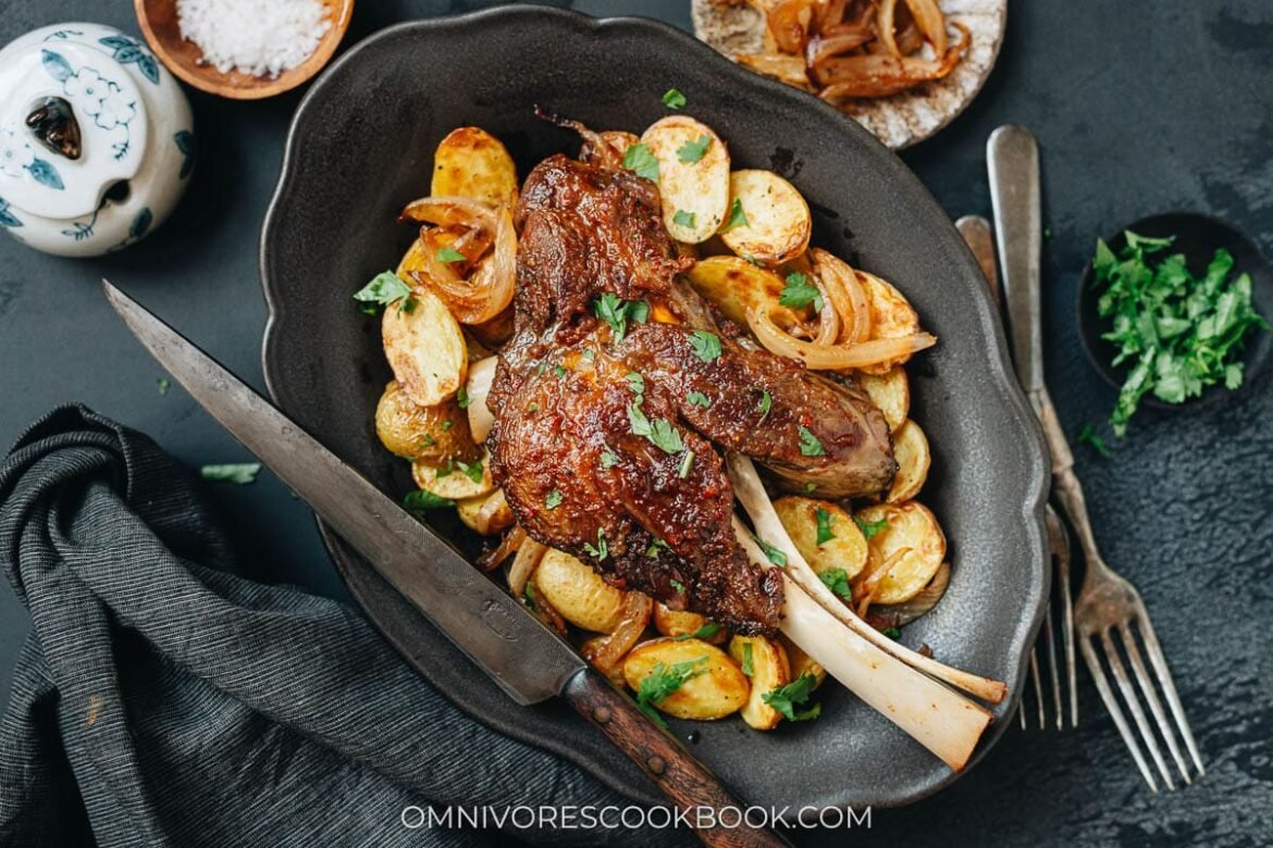 Xinjiang Roast Lamb Shank (烤羊腿)
