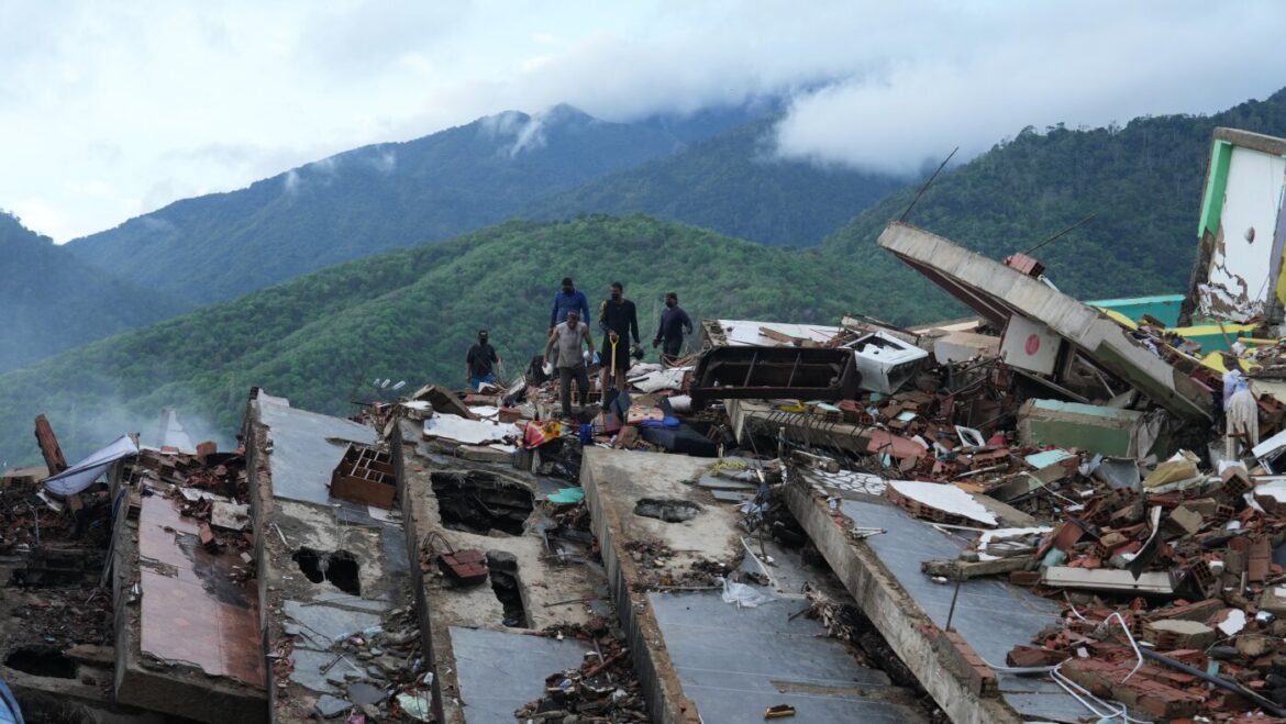 A week after Venezuela's quakes, here's what you need to know : NPR