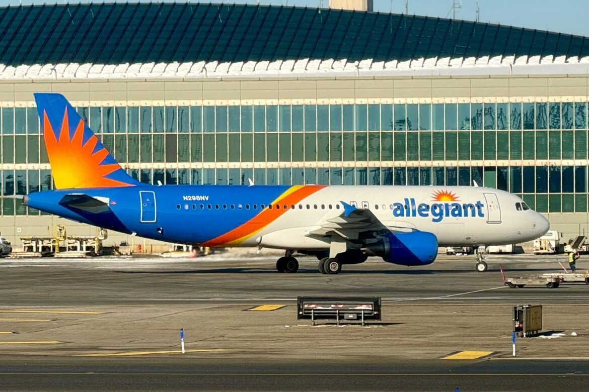 Allegiant adds first-class seats, makes on-board drinks free