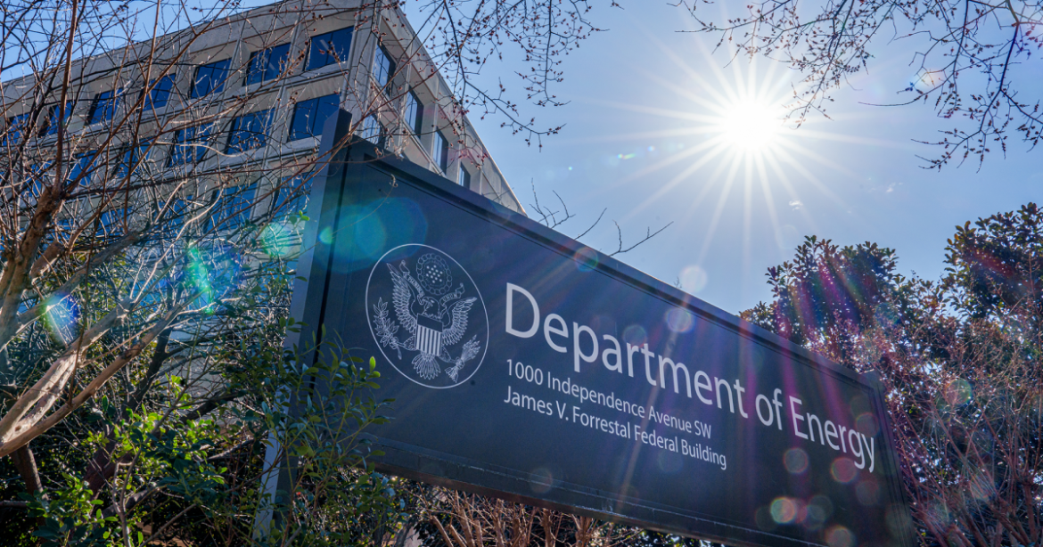 As America Baked, Team Trump Axed More Than 1,600 Energy Efficiency Web Pages – Mother Jones
