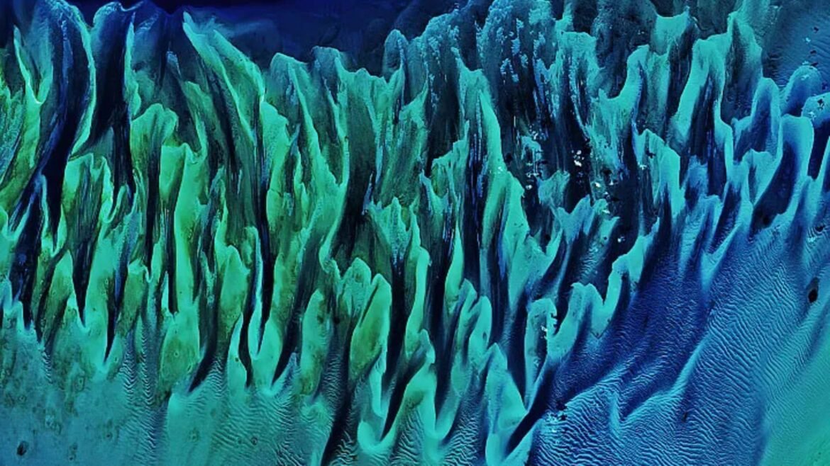 Colorful 'painting-like' ripples cover an ancient seafloor structure the Bahamas — Earth from space