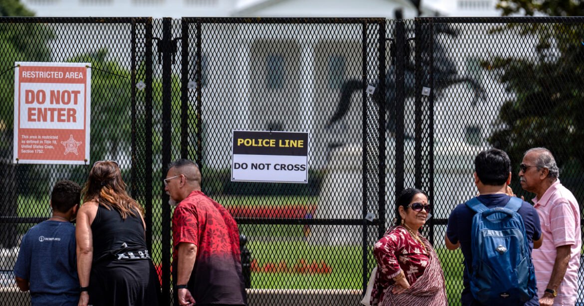 Federal panel signals it could support permanent fencing around White House park known for protests
