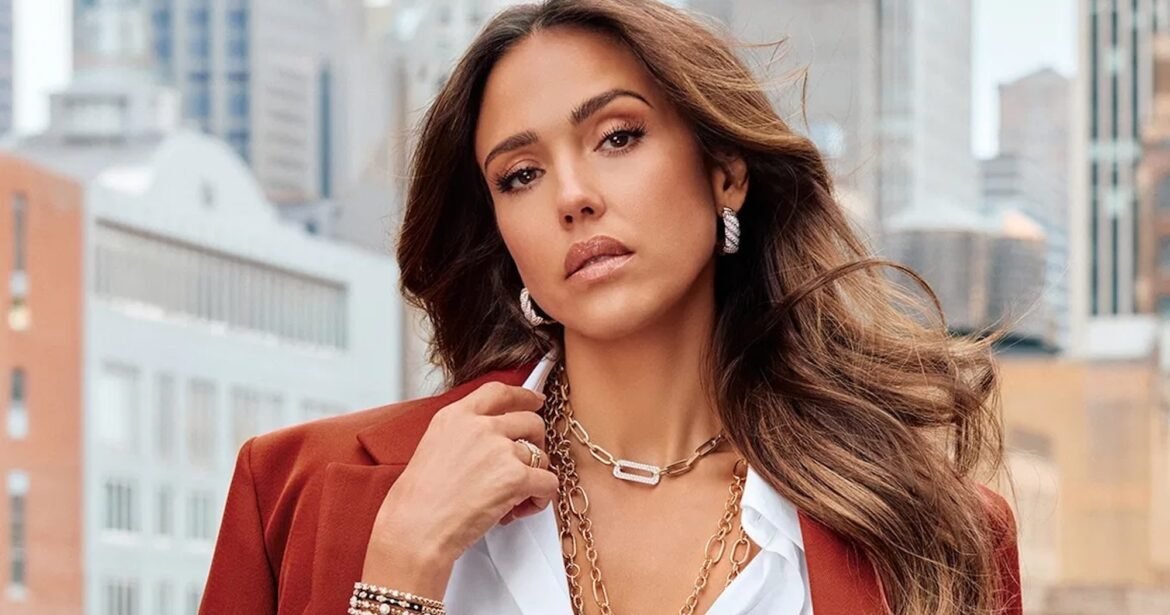Jessica Alba's Jewelry Rules & A Brilliant Gifting Hack