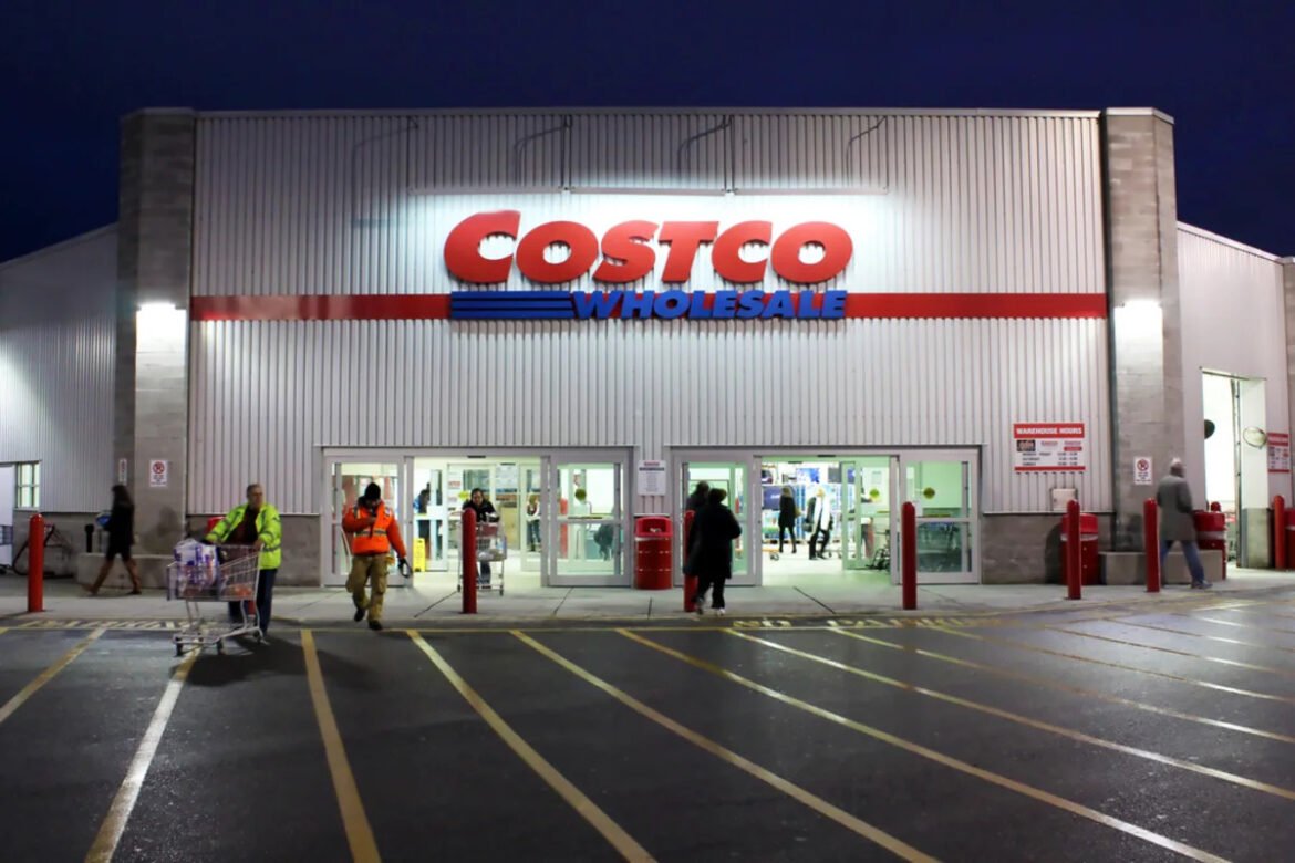 Jim Cramer Unsurprisingly Sticks With Costco Wholesale Corporation (COST)