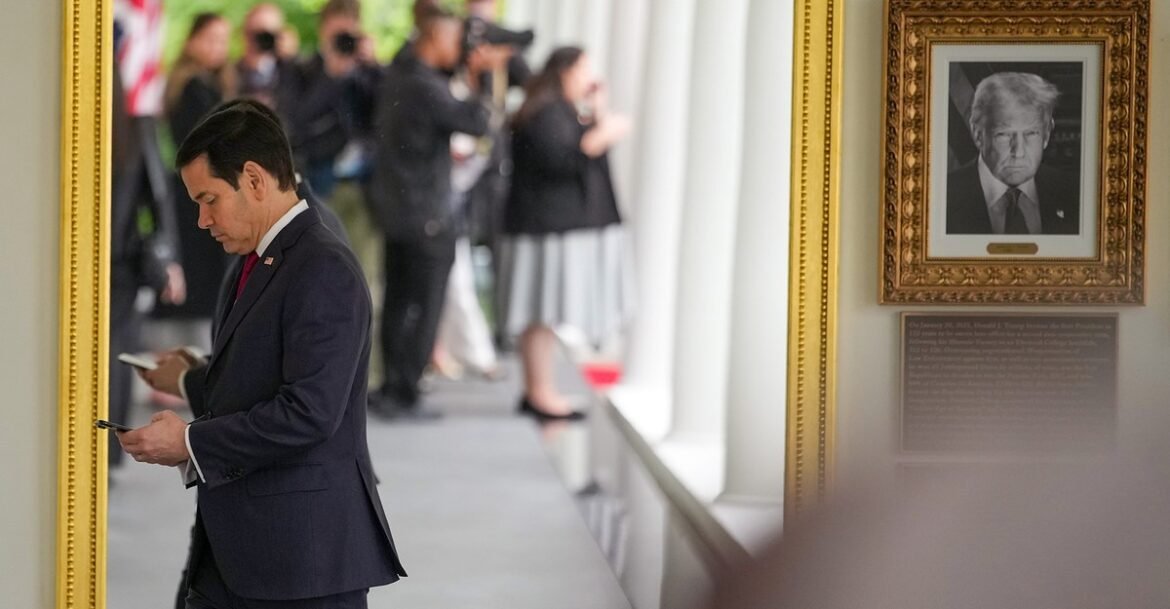 Marco Rubio’s Disappearing Signal Chat