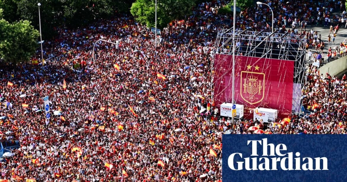 Thousands brave 34C heat to join Spain’s World Cup celebrations in Madrid | Spain