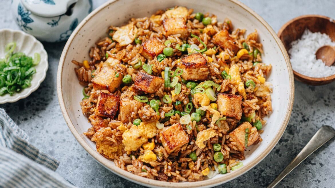 Tofu Fried Rice (豆腐炒饭) - Omnivore's Cookbook