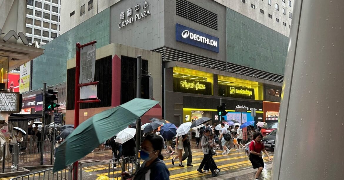 Typhoon Noul hits southern China as more than 700,000 evacuate, flights canceled