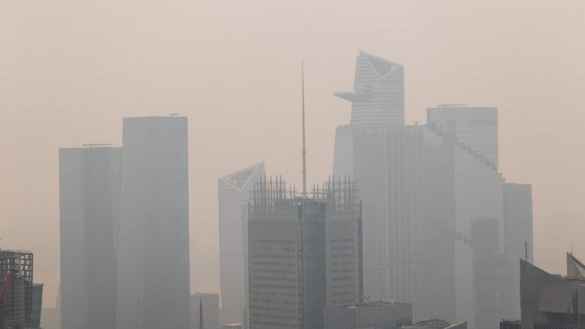 Unhealthy air quality across swaths of U.S. from wildfire smoke : NPR