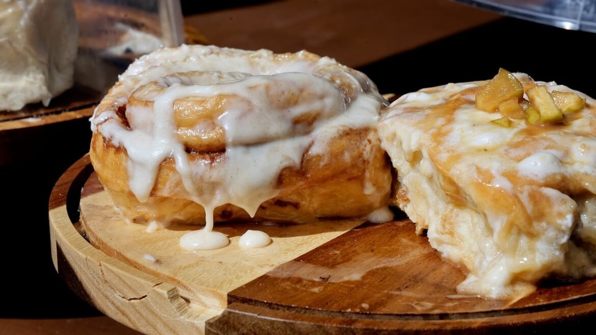 A viral Florida bakery, a $3,000 cinnamon roll theft accusation and a Border Patrol plot twist