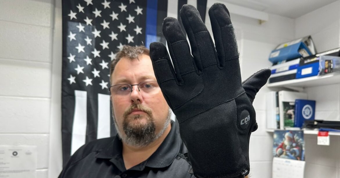 Cops Love ICE’s New Shock Gloves. Parents Want Them Out of Schools. – Mother Jones