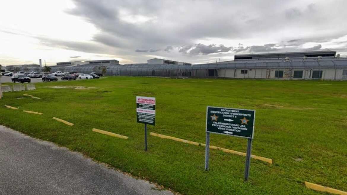 Hillsborough jail inmate dies at hospital, deputies say