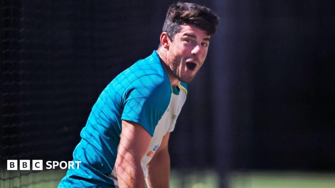Moises Henriques looks exasperated during a training session for Australia in 2022