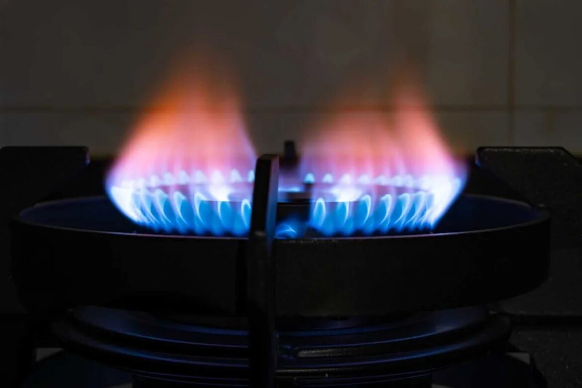 Nat-Gas Prices Fall in Sympathy with Crude Oil