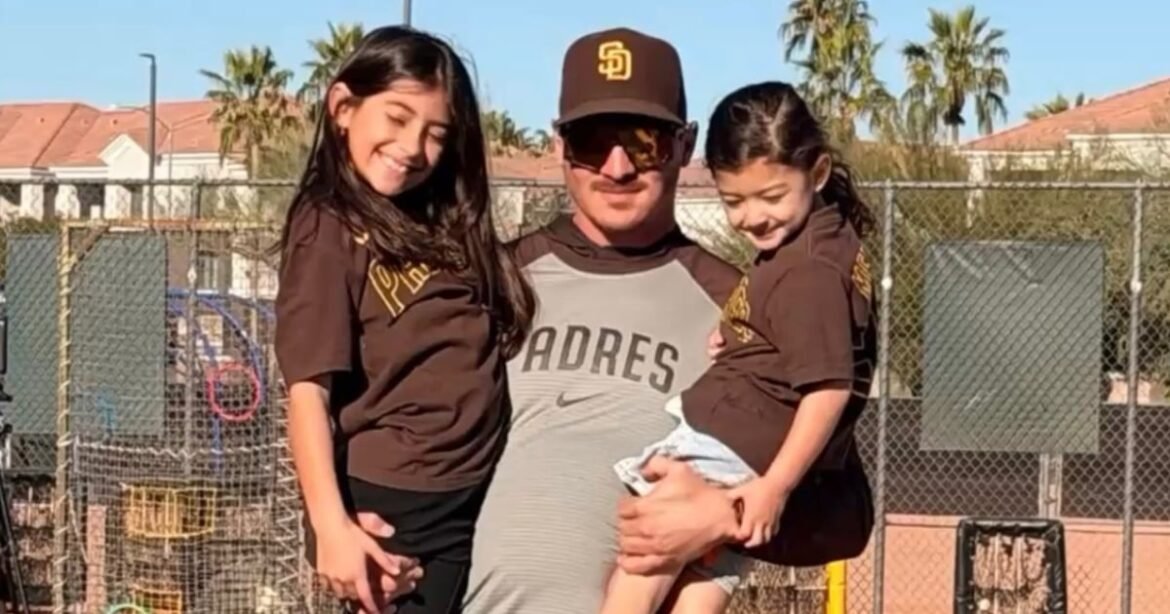 San Diego Padres catching coordinator Oswaldo Pirela detained by ICE in Texas