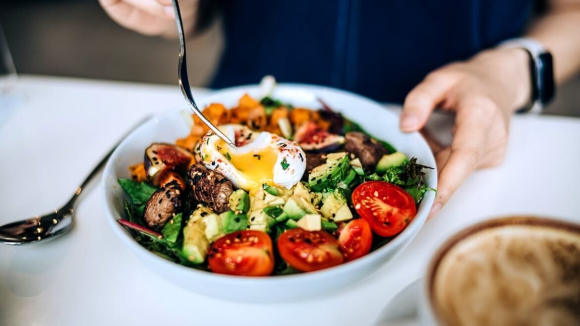 Scientists Put Three Weight-Loss Diets Head to Head. Only One Changed The Liver. : ScienceAlert