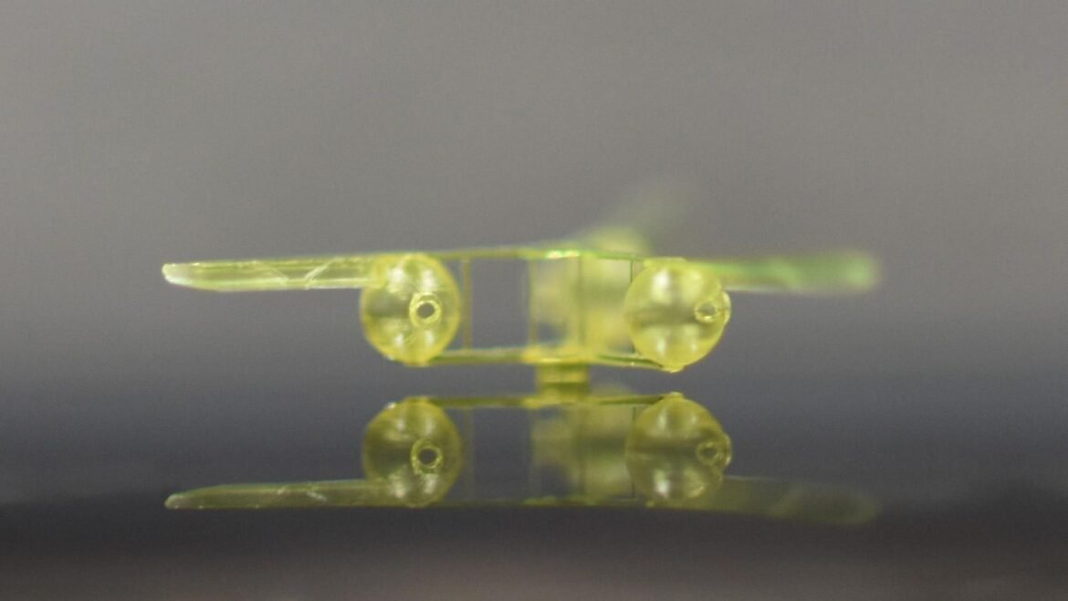 Scientists build tiny robots without motors that can fly using sound waves alone