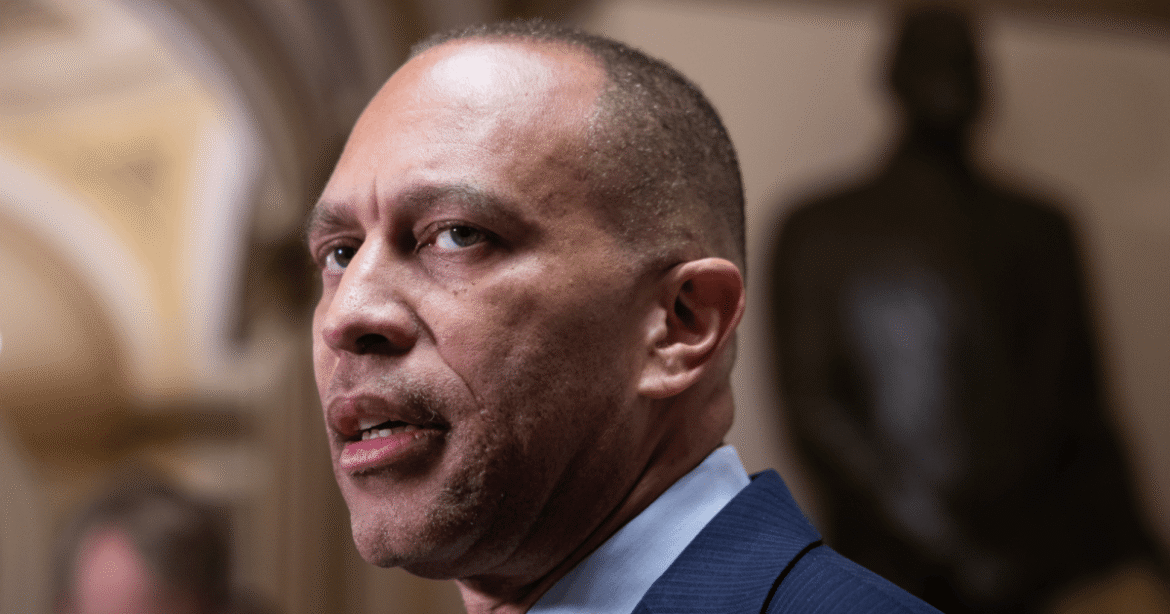There’s No Good Reason Why Hakeem Jeffries Should Work With Jared Kushner￼ – Mother Jones