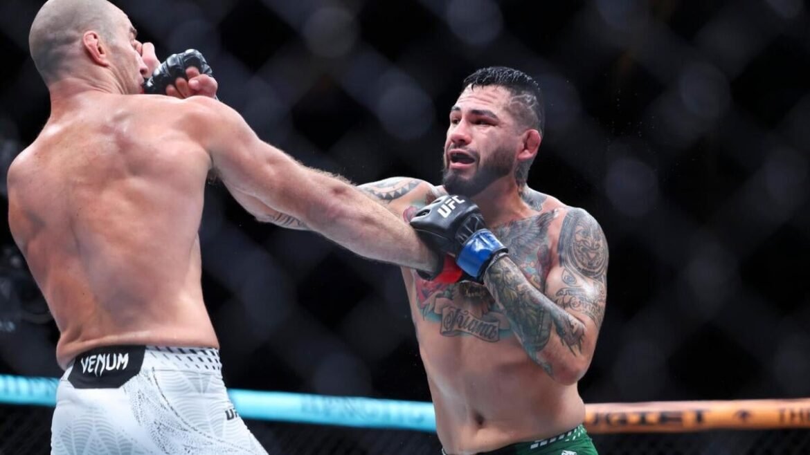 UFC Fight Night odds, fight card predictions: Picks for Hernandez vs. Rodrigues, more