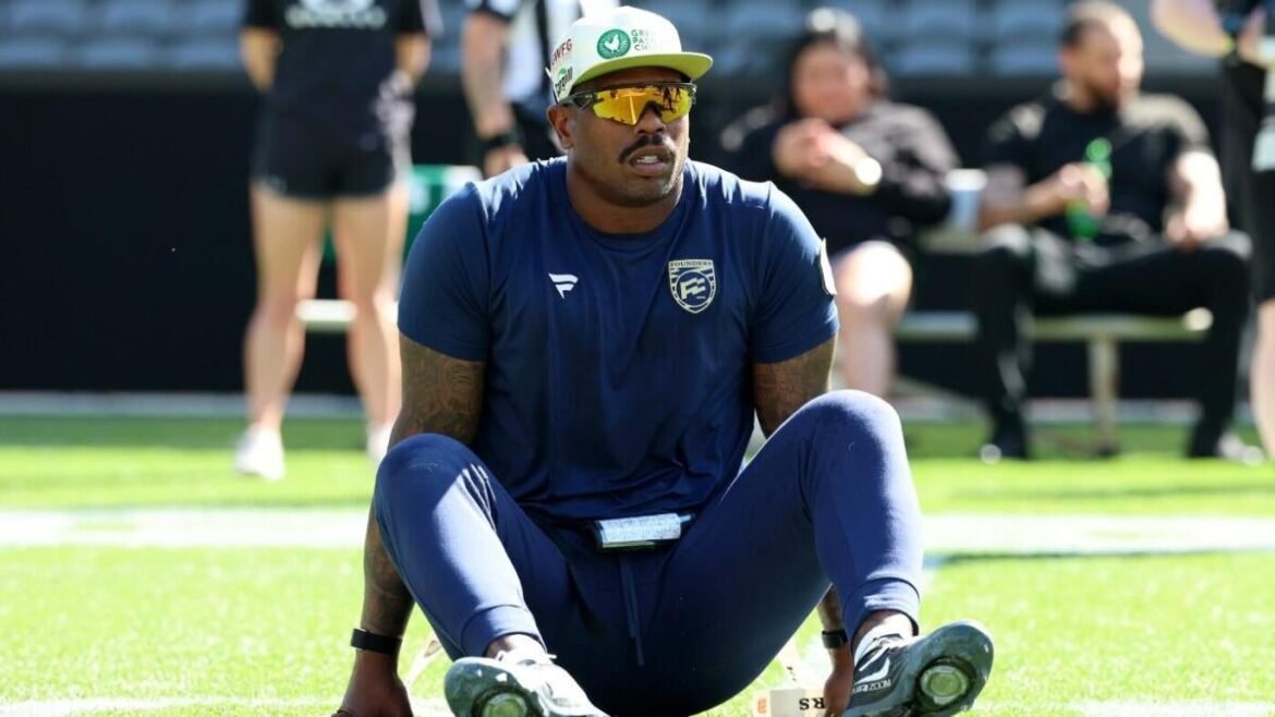 Von Miller aims to help hometown Cowboys replace Micah Parsons