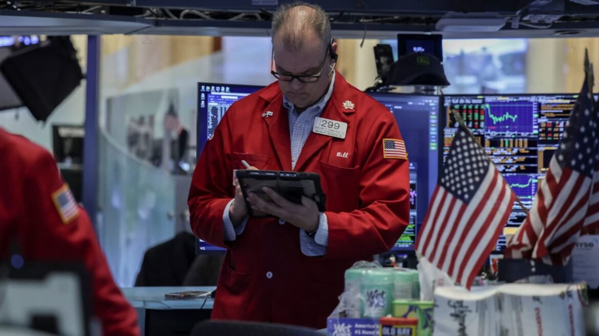 Yields decline on CNBC report Treasury could use General Account to fund buybacks